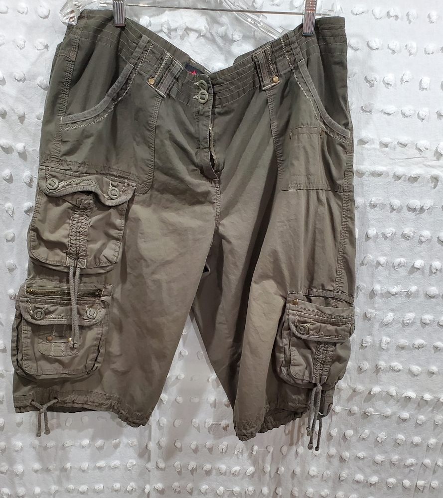 Cargo capri